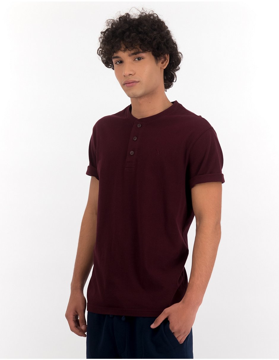 Playera American Eagle cuello henley para hombre