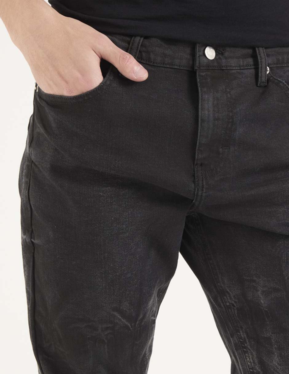 Jeans straight lavado obscuro para hombre 2