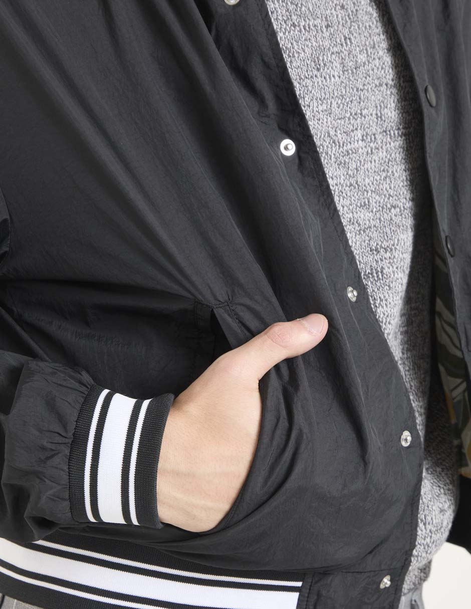 Chamarra bomber con bolsillos para hombre