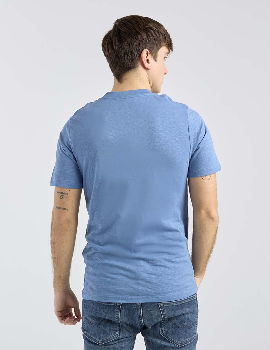 Playera cuello henley para hombre