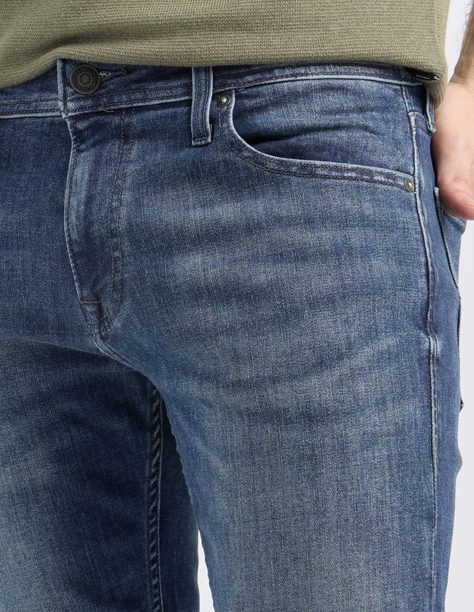 Jeans straight deslavado para hombre 7