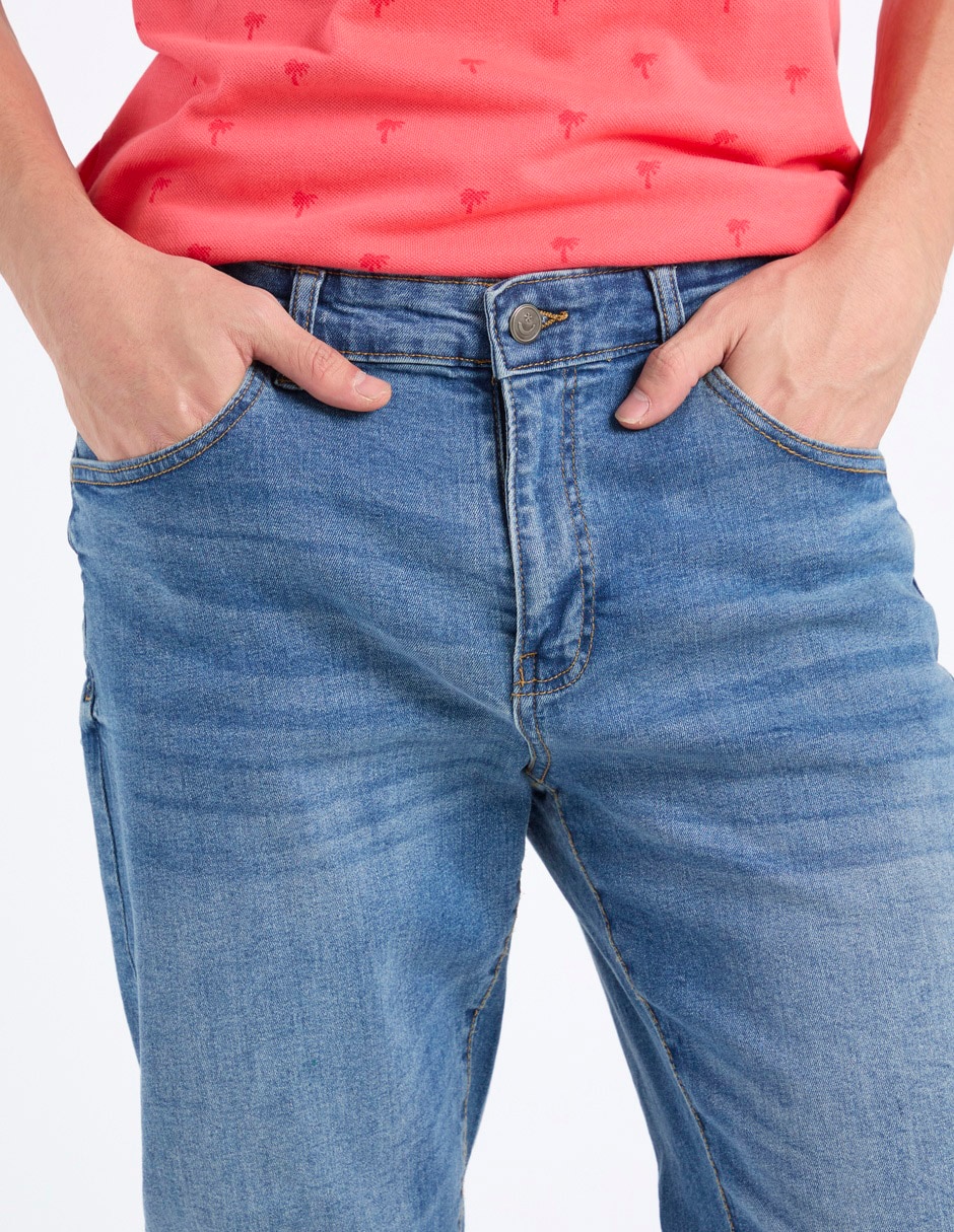 Jeans slim lavado claro para hombre 4