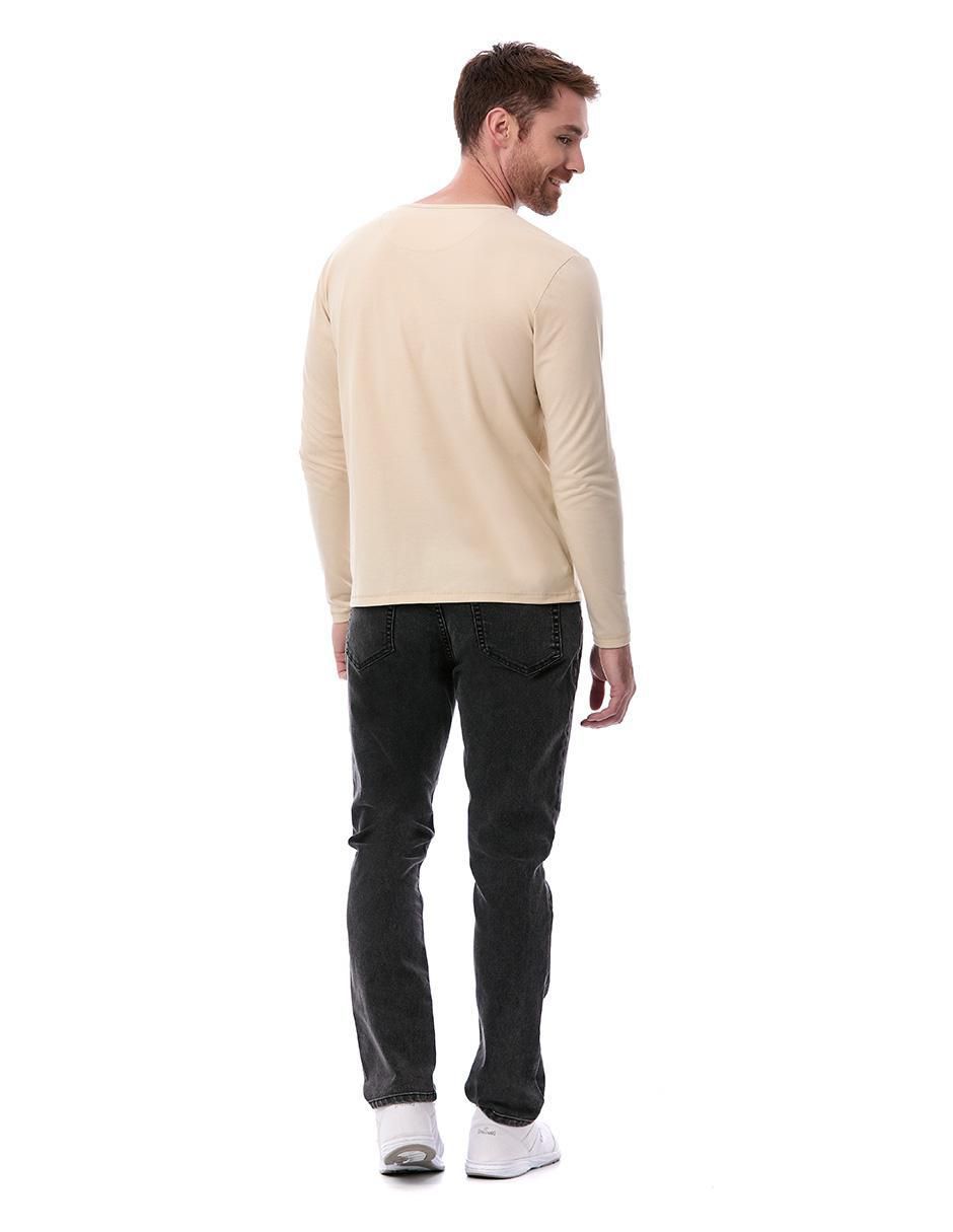 Playera cuello henley para hombre