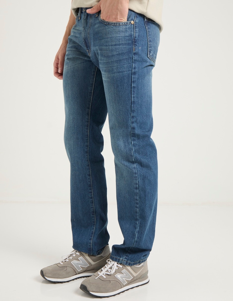 Jeans straight deslavado para hombre 5