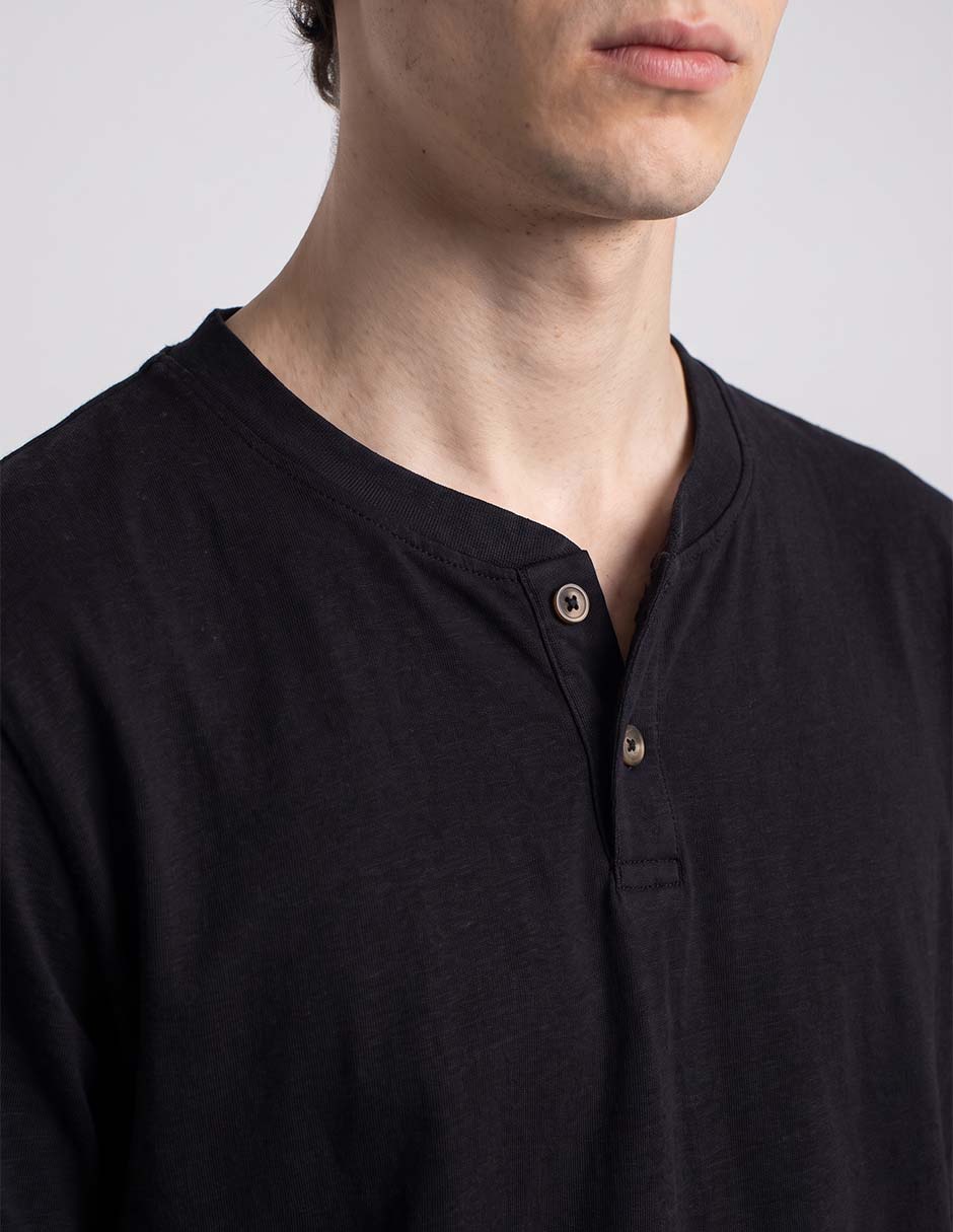 Playera eso es todo cuello henley para hombre