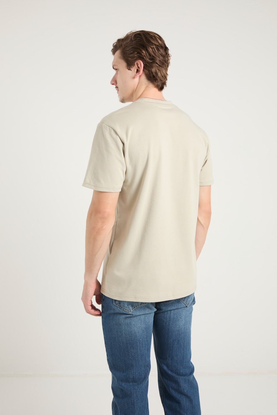 Set playera cuello redondo para hombre 8