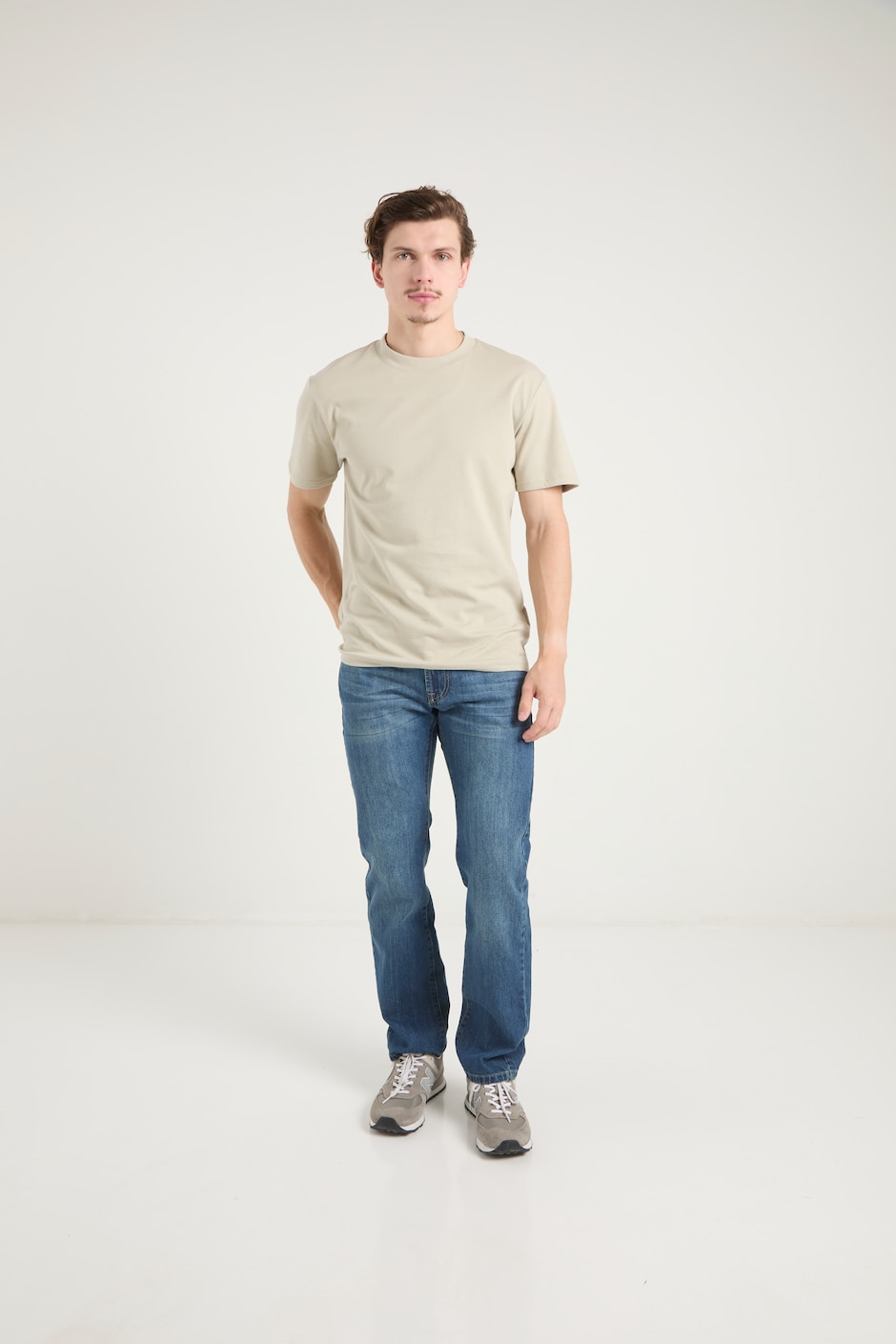 Set playera cuello redondo para hombre 10