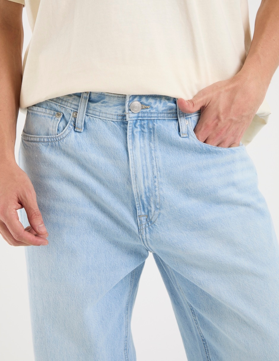 Jeans relaxed straight lavado claro para hombre 4