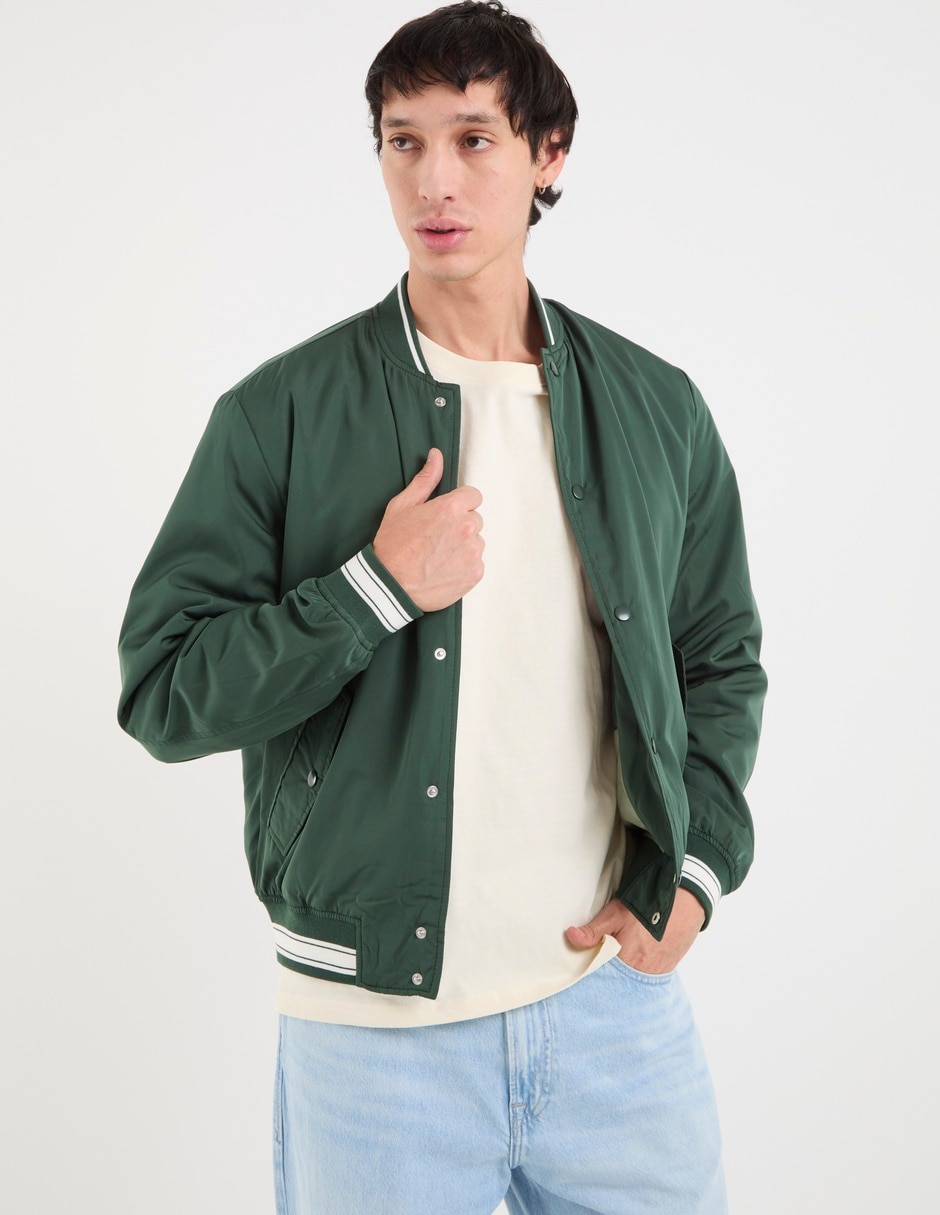 Chamarra bomber con bolsillos para hombre 5