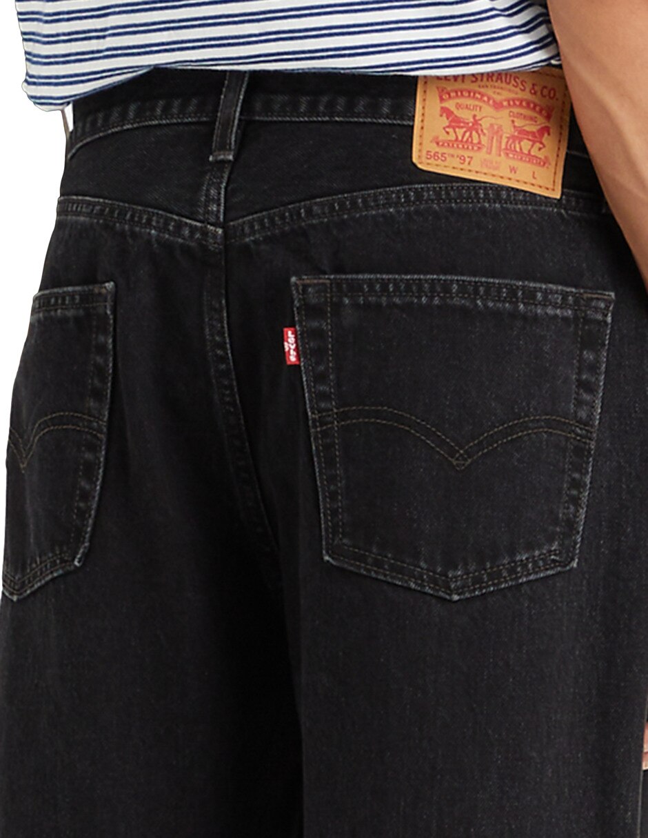 Jeans loose 565 lavado obscuro para hombre 4