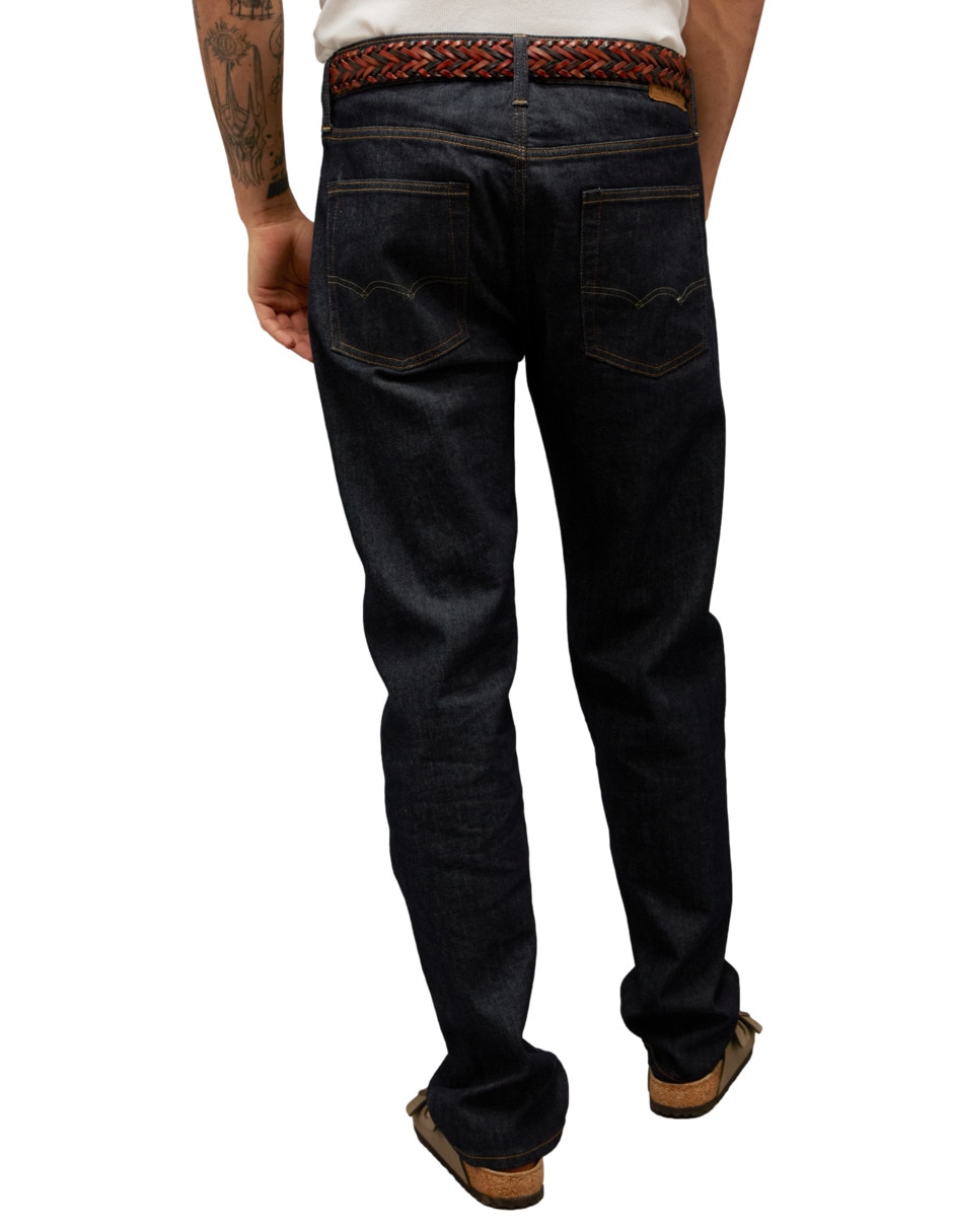 Jeans straight lavado obscuro para hombre 4